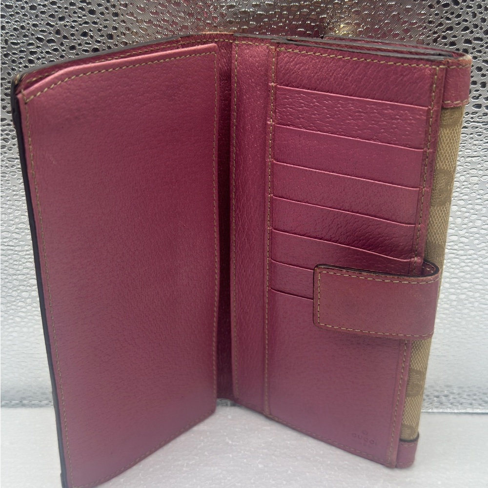 Gucci Beige Monogram Canvas Wallet with Burgundy Leather Trim - Picture 3 of 7